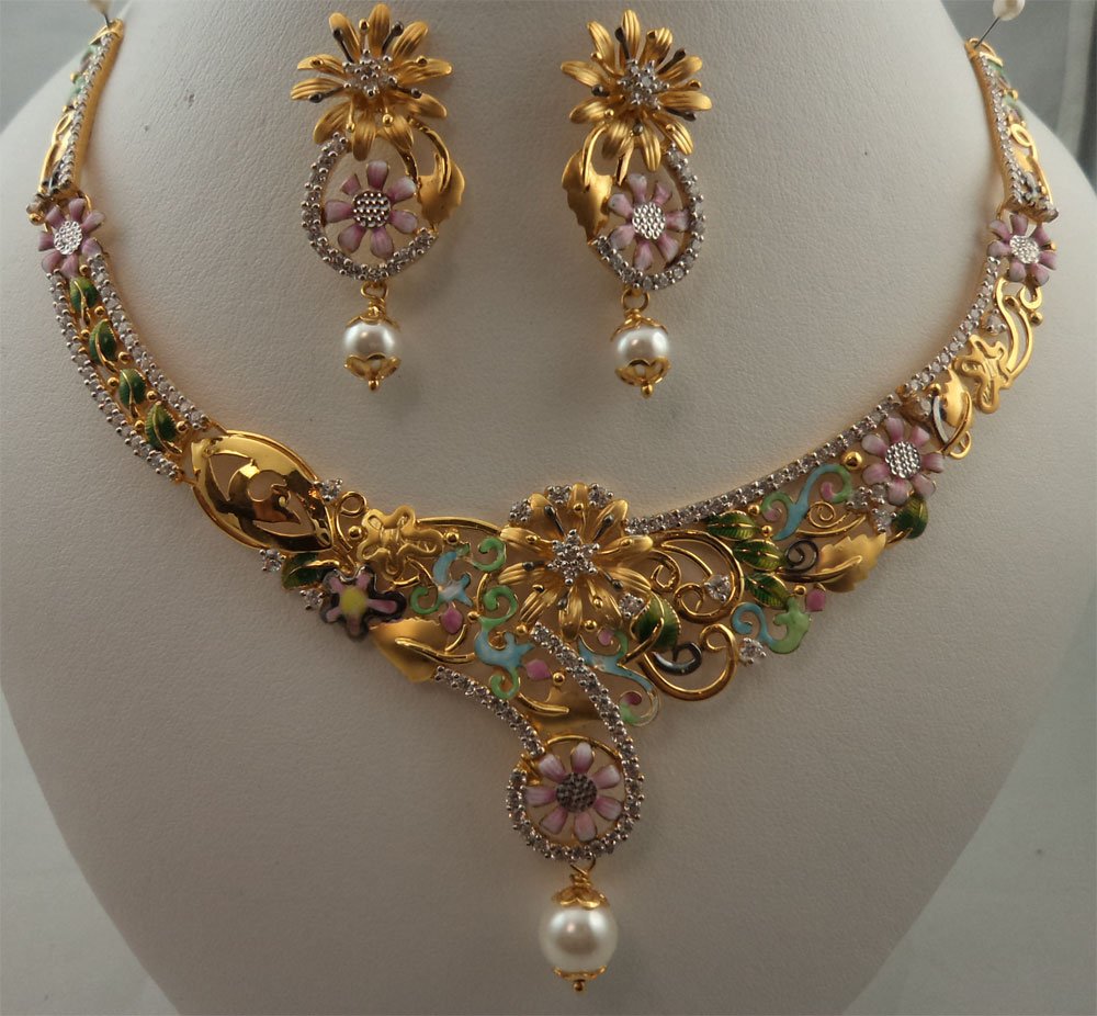 fancy flower design gold necklace